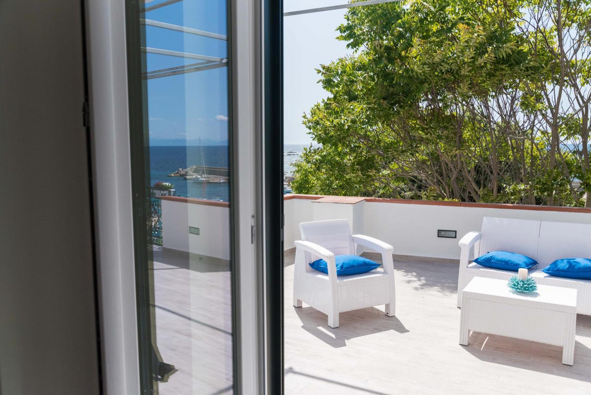 Deluxe Room,892695463:JPEG